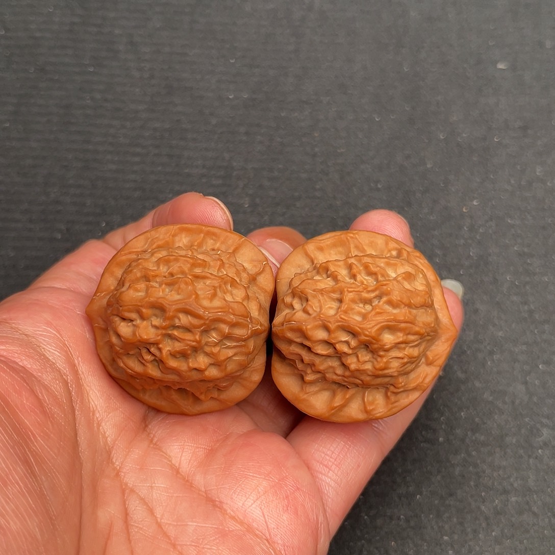 桃核把件37×36全品头茬瓷娃娃XM3489