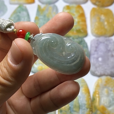 翡翠颈饰未镶嵌翡翠