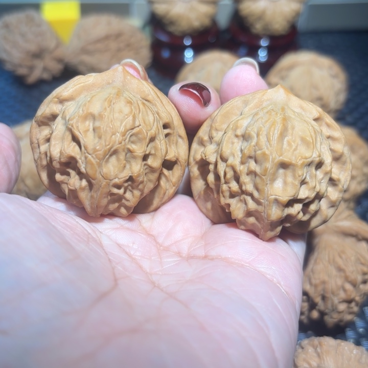 吊坠文玩核桃41图图一对