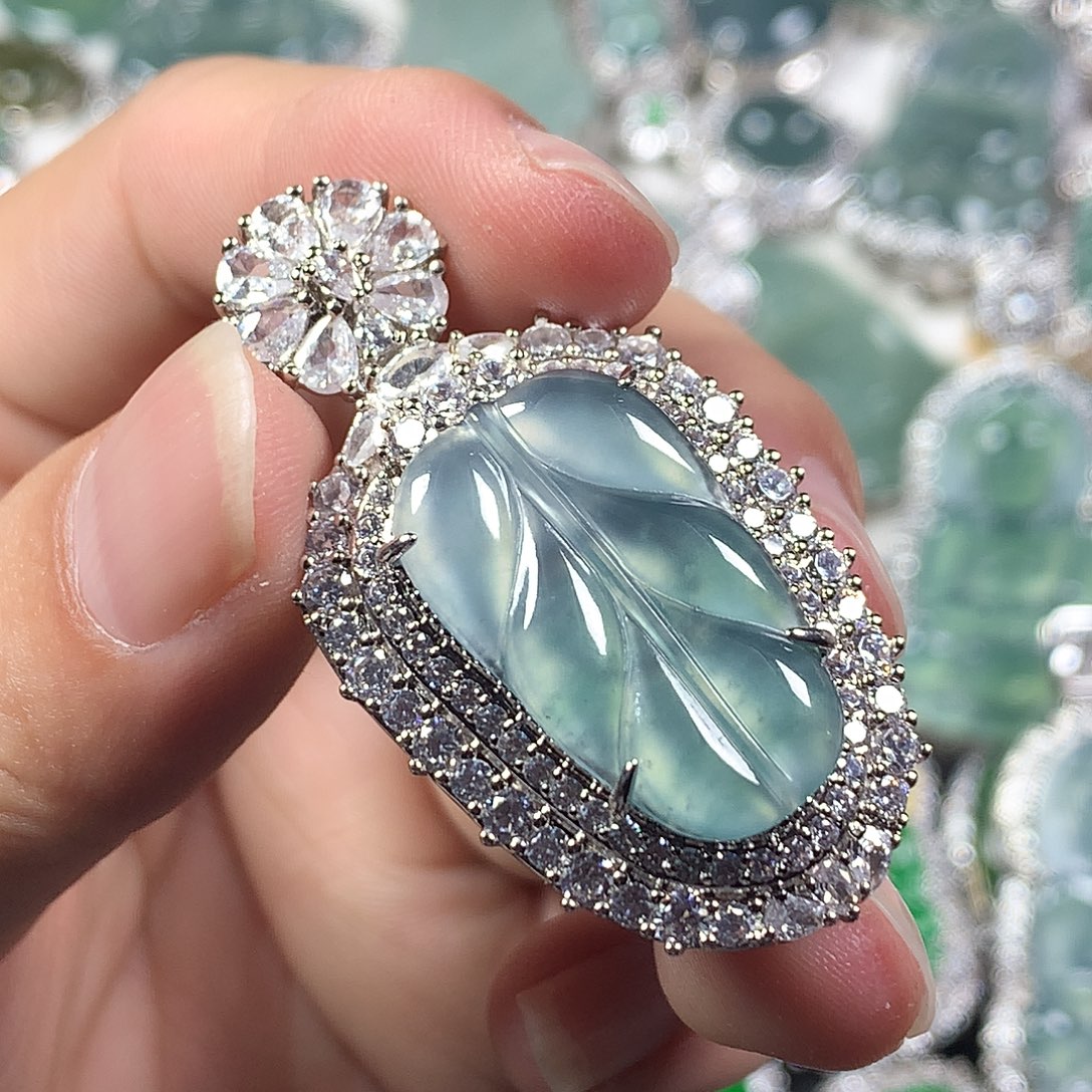 翡翠未镶嵌颈饰叶子