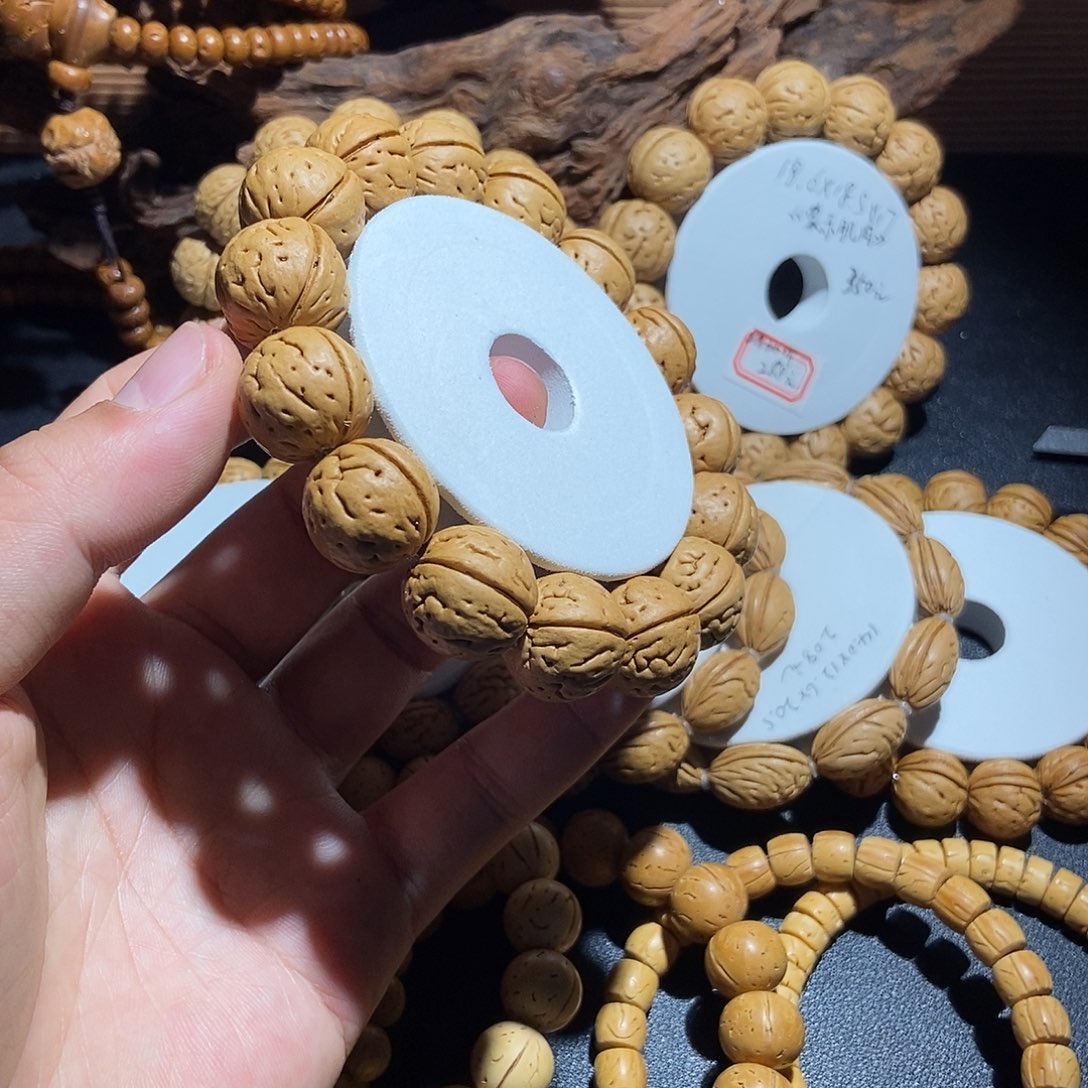 無***戀桃核手串陨铁桃核手串