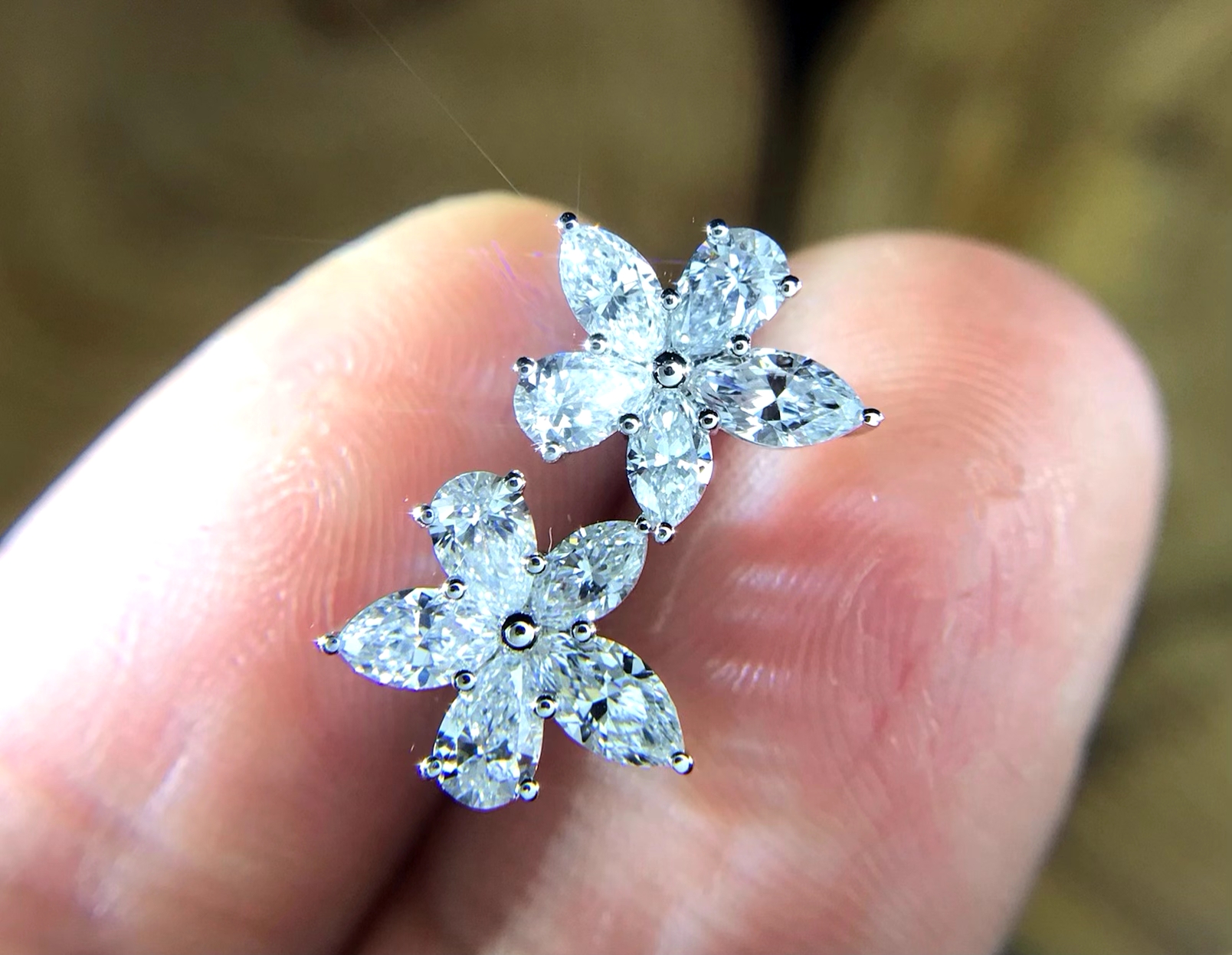 实验室培育钻石t家经典耳钉，顺丰包邮女款气质白色时尚百搭精致