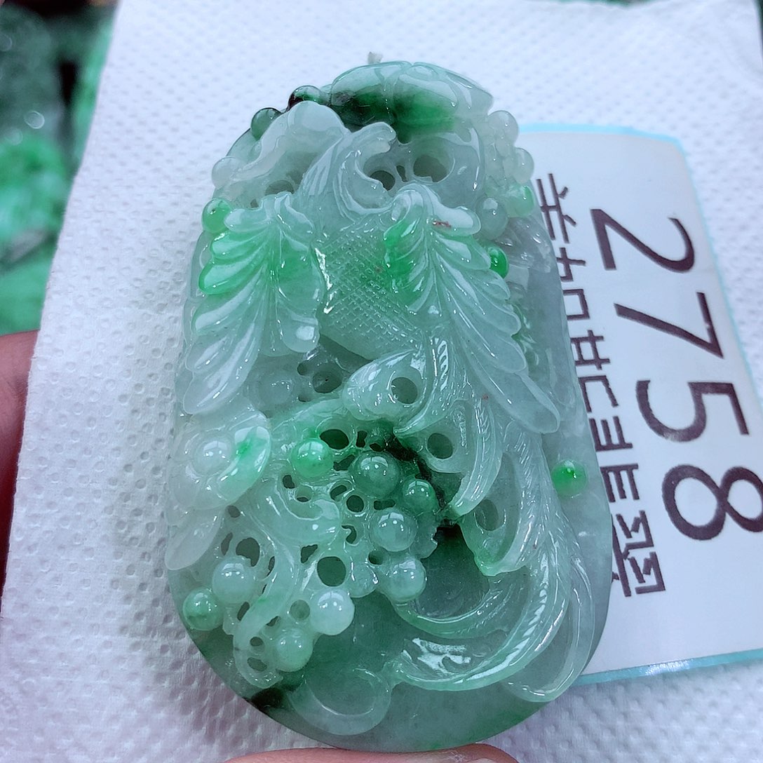 吊坠(不含链)未镶嵌翡翠