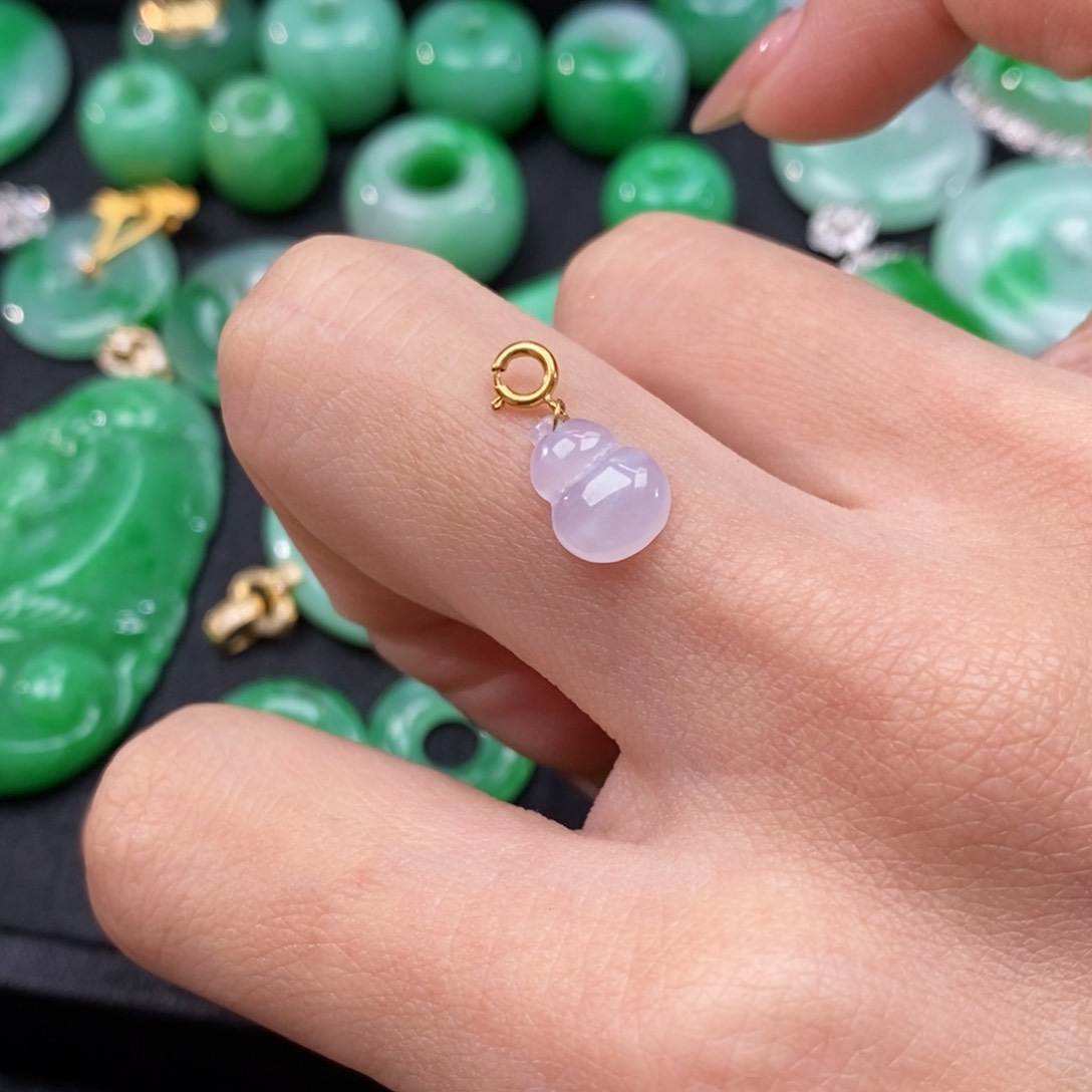 翡翠颈饰18K金镶嵌翡翠