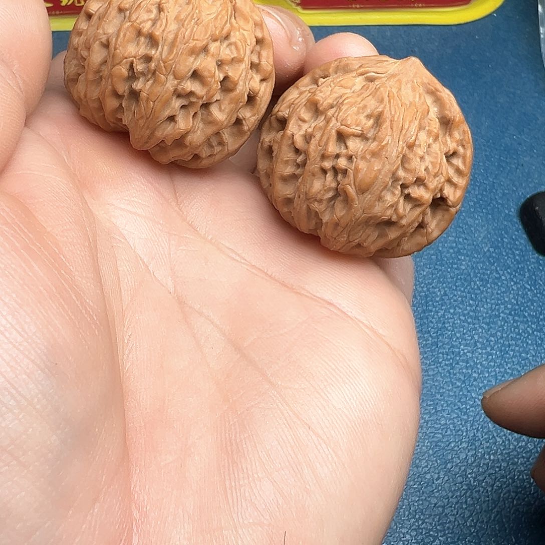 文玩核桃把件36太行龙珠