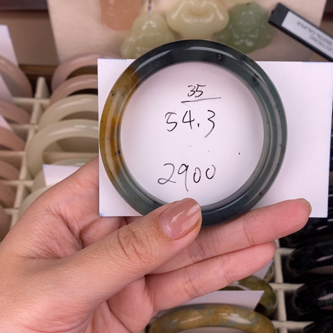 蛇纹石玉手镯未镶嵌