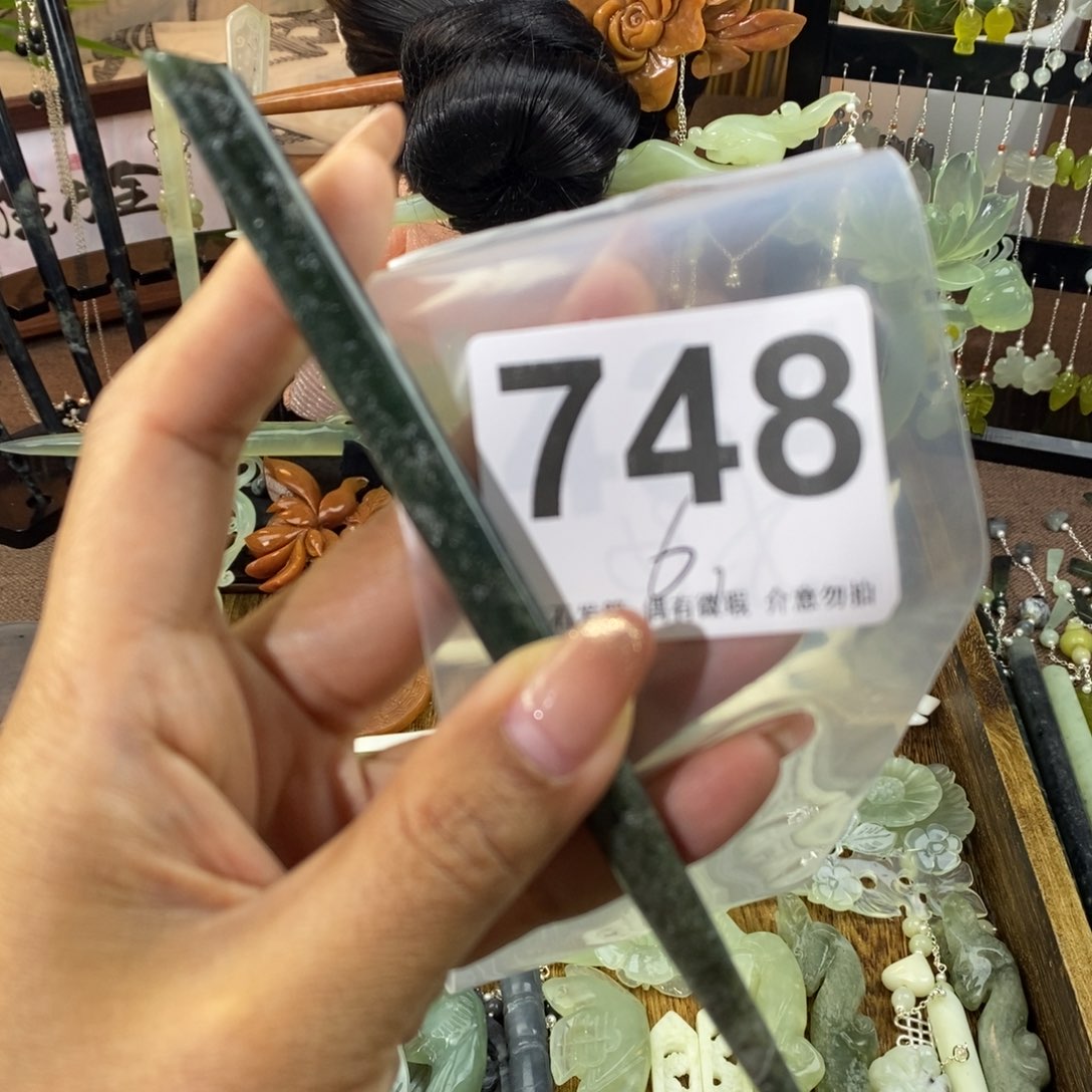 蛇纹石玉发饰未镶嵌疏*