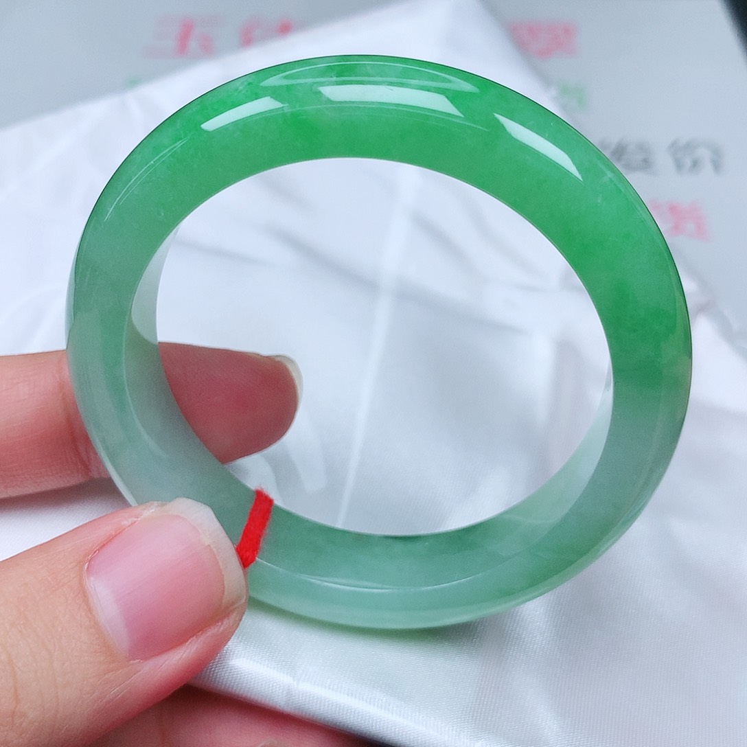 未镶嵌手镯翡翠天然翡翠手镯