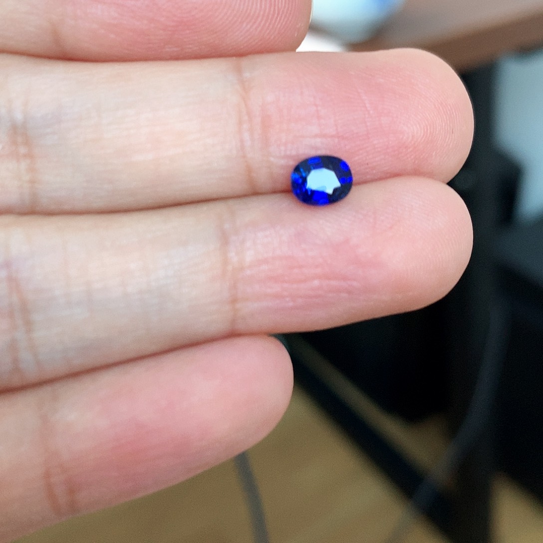 蓝宝石裸石未镶嵌66分皇家蓝