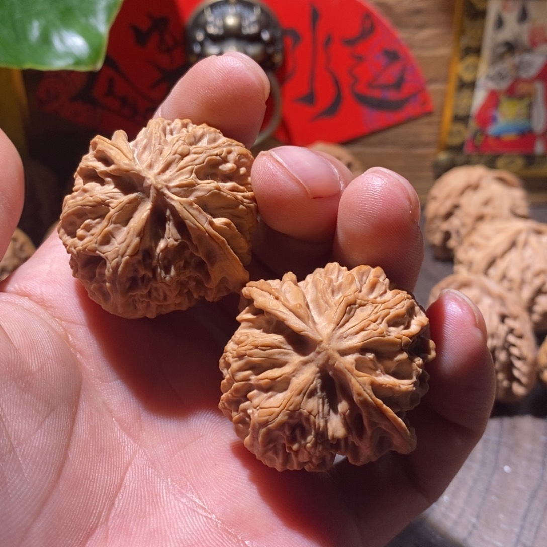 吊坠文玩核桃尖有磕碰