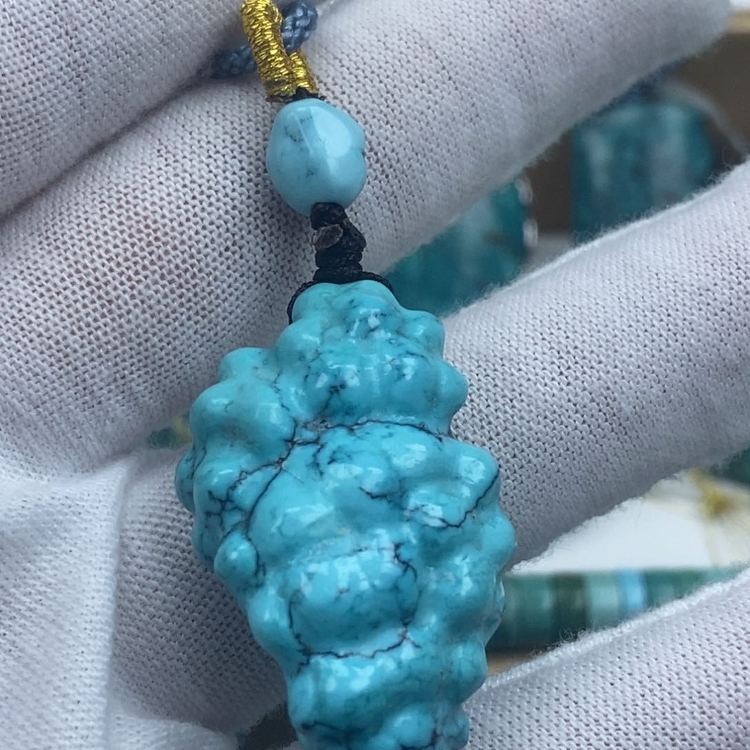 绿松石未镶嵌颈饰