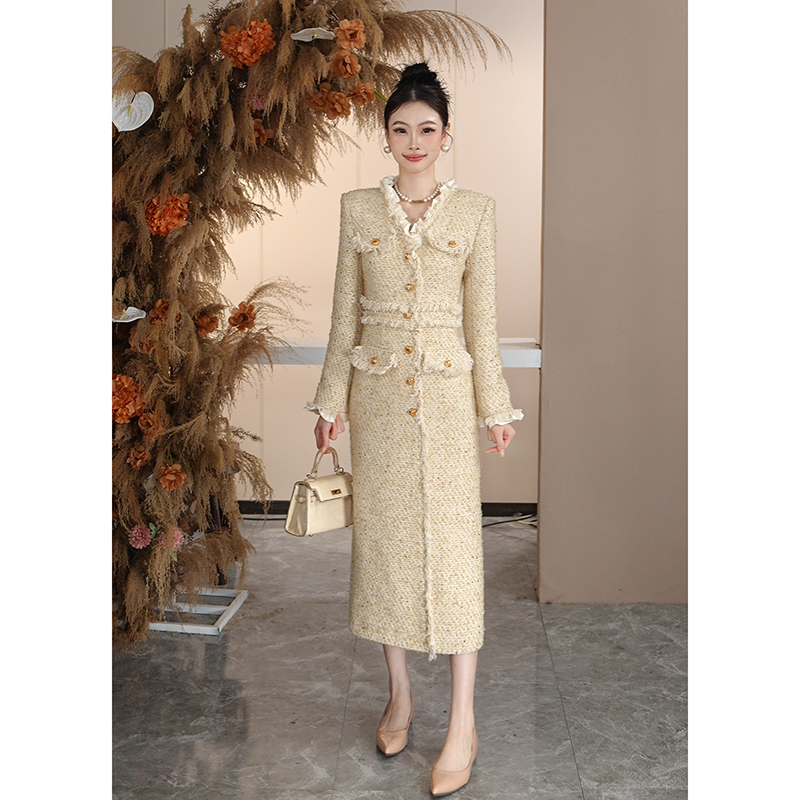 【现货】周子仪杏色小香风连衣裙女秋冬2025新款气质时尚粗花呢裙子