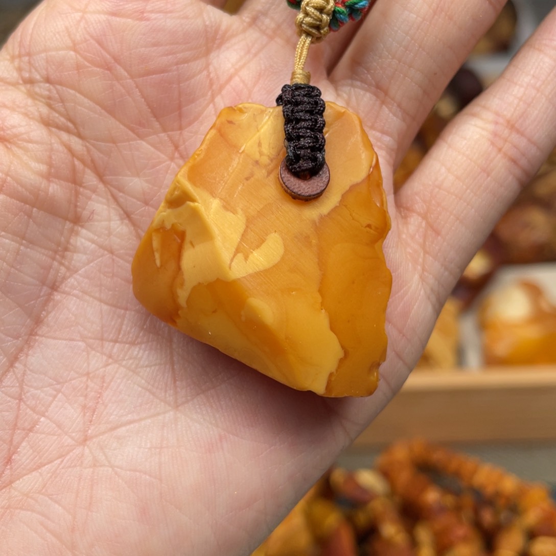 琥珀珠宝奇石未镶嵌