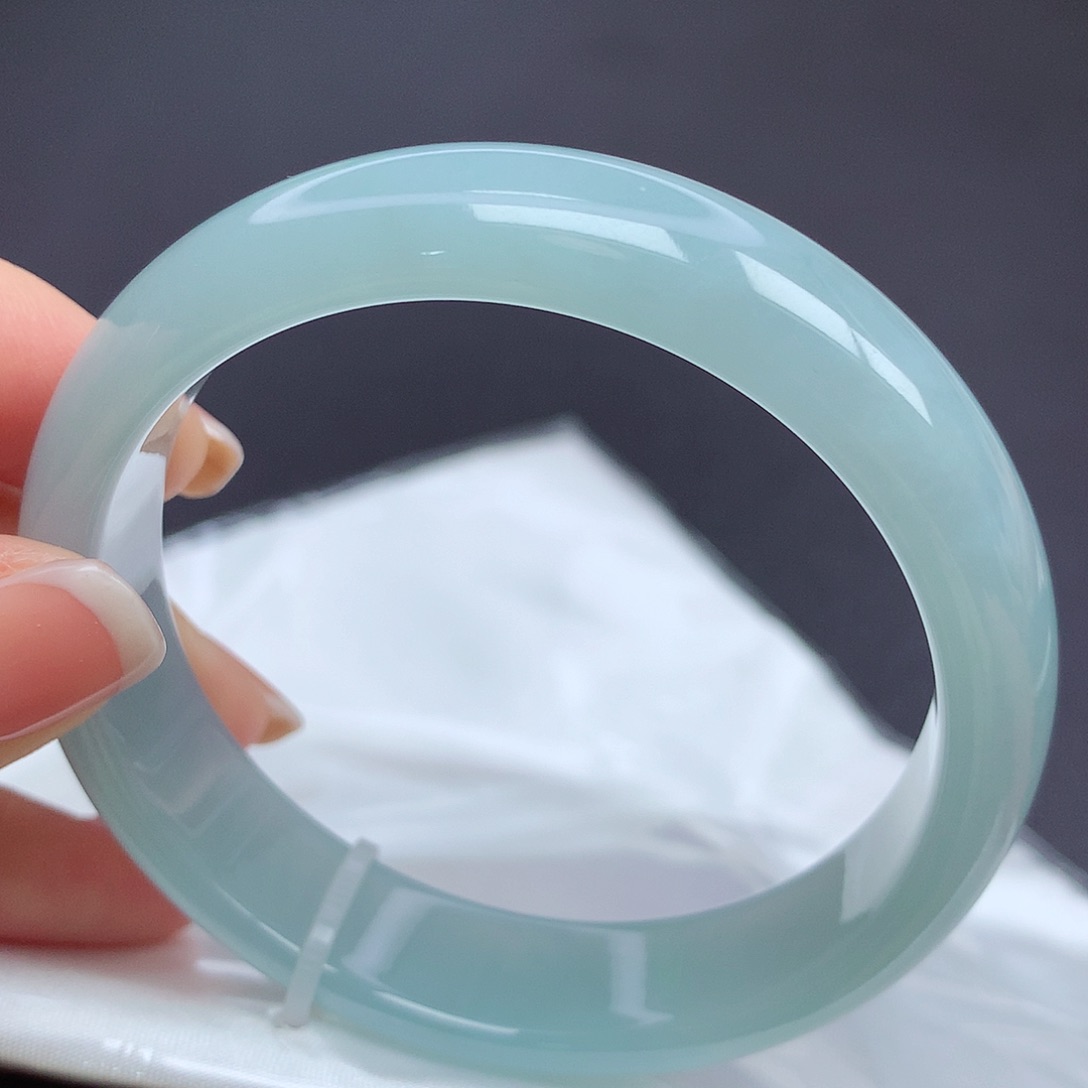 翡翠手镯未镶嵌08n n n n n n n n