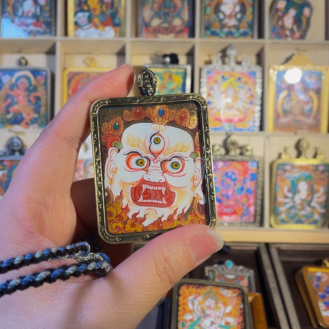 卷轴画白六臂財财