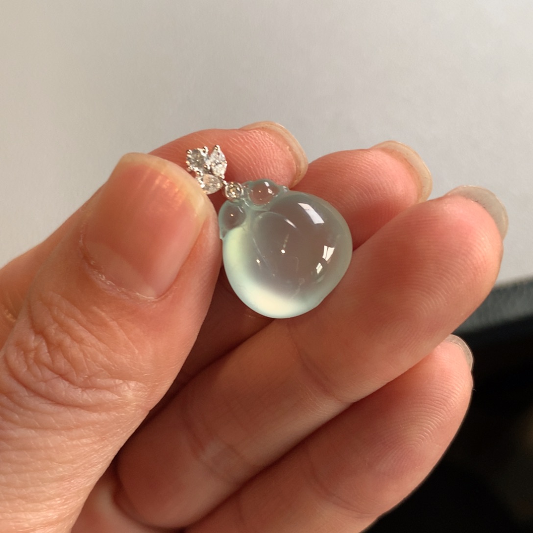 翡翠颈饰18K金镶嵌天然缅甸翡翠吊坠