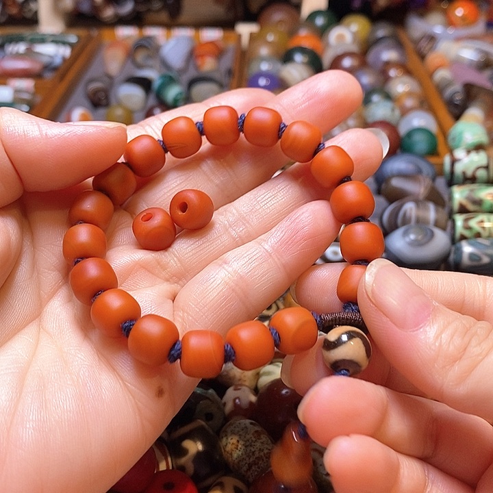 赢***光玛瑙/玉髓颈饰未镶嵌