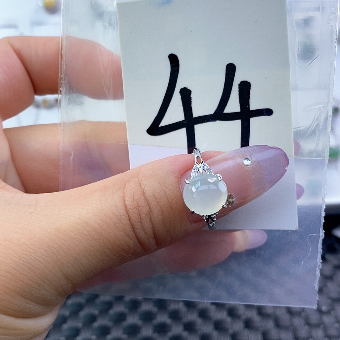 翡翠未镶嵌戒指缅甸