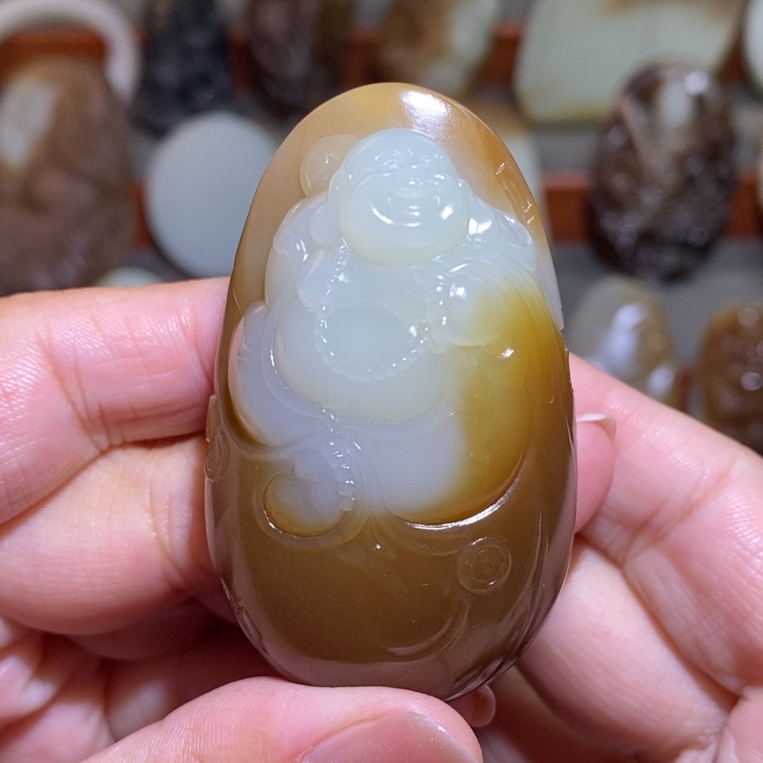 颈饰未镶嵌和田玉（糖玉）