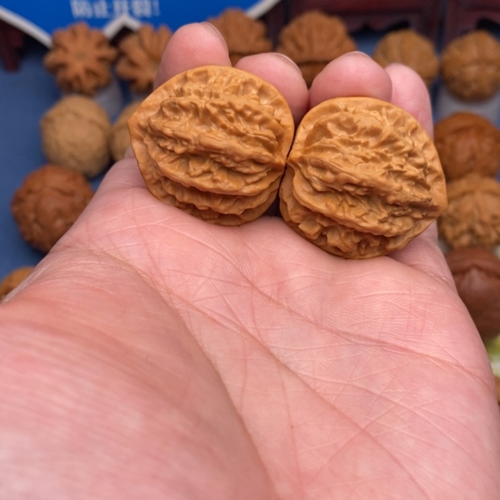 文玩核桃把件九龙筋