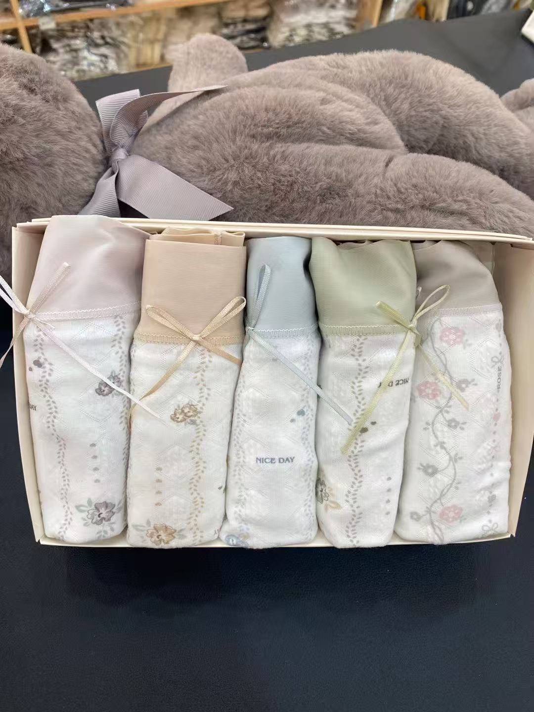 H5163  95棉蕾丝印花内裤礼盒 舒适抑菌 多色精致少女款