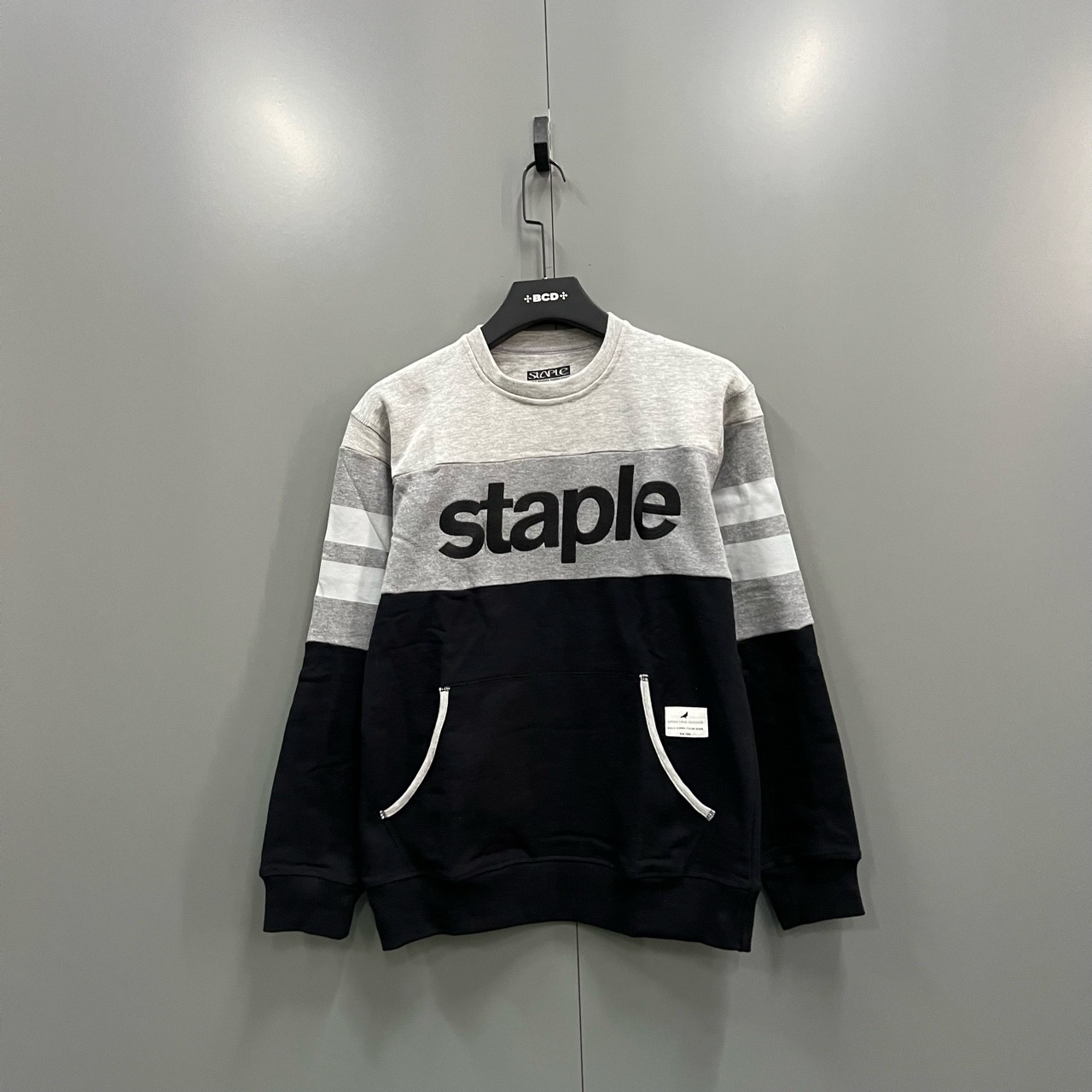 99新  （bb）206 STAPLE 黑灰拼接字母卫衣 S码/吊牌 bc011803