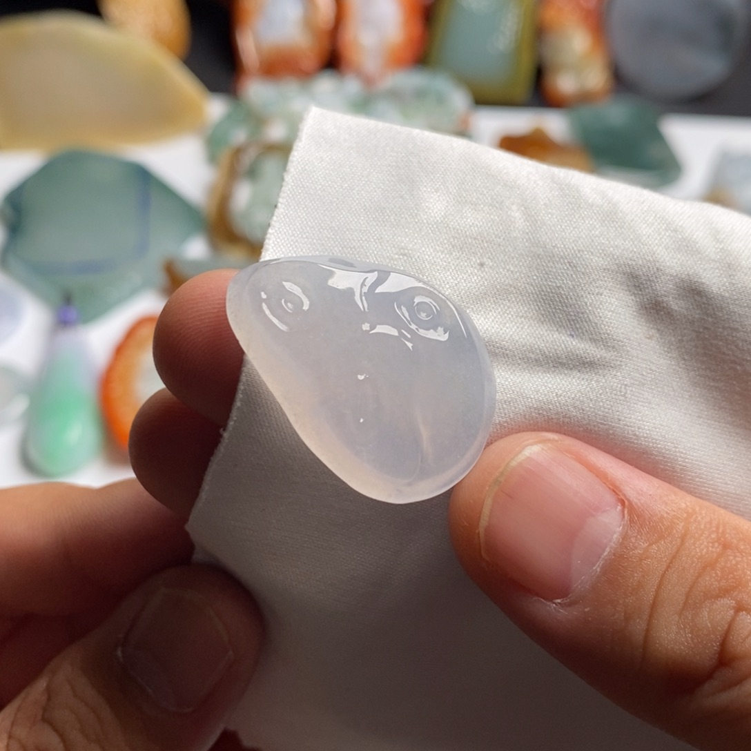 定制翡翠未镶嵌冰胶随形