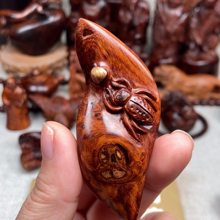 花梨木类端景台一夜暴富