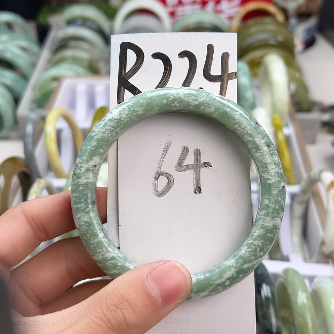 岫玉手镯未镶嵌天然岫玉