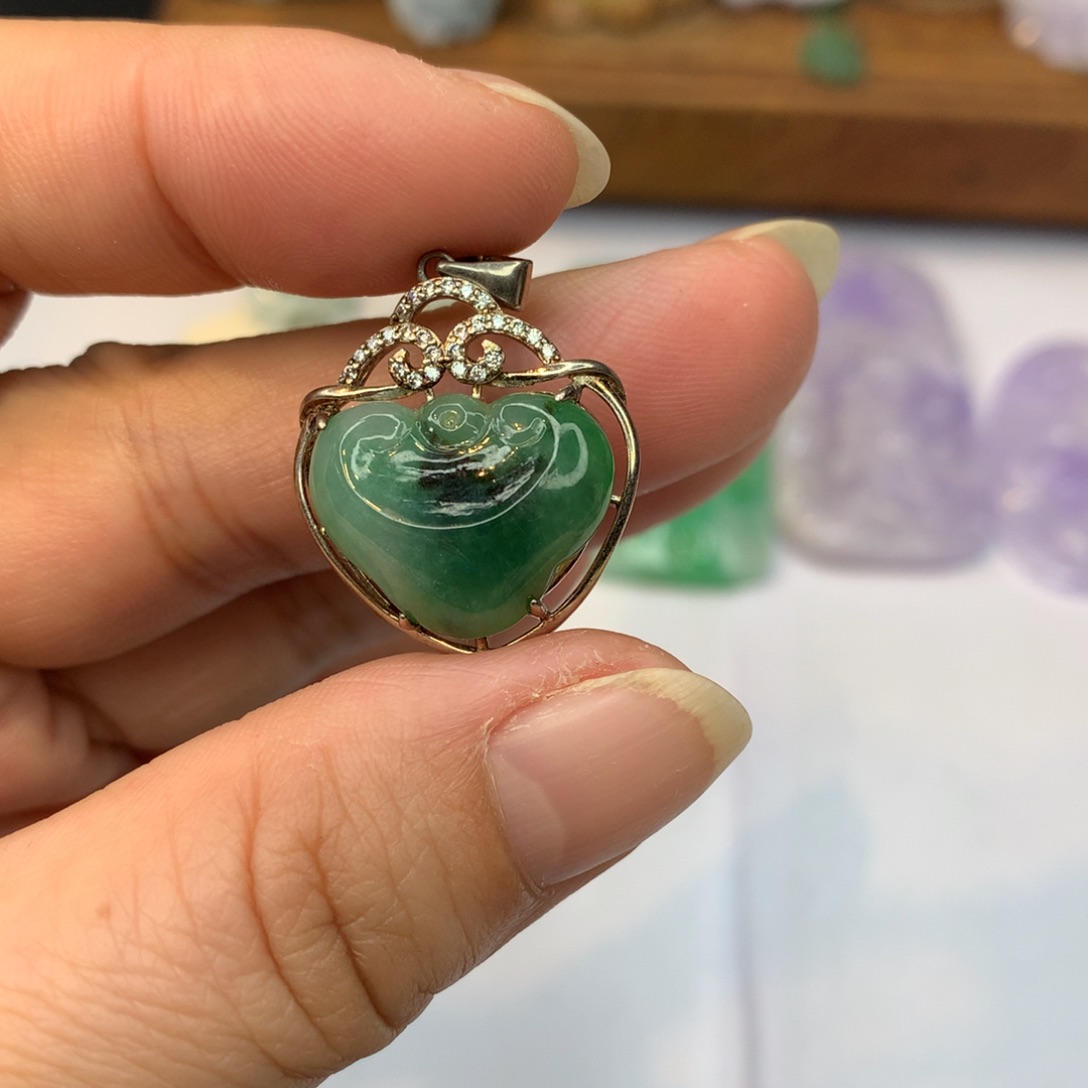 翡翠颈饰未镶嵌吊坠