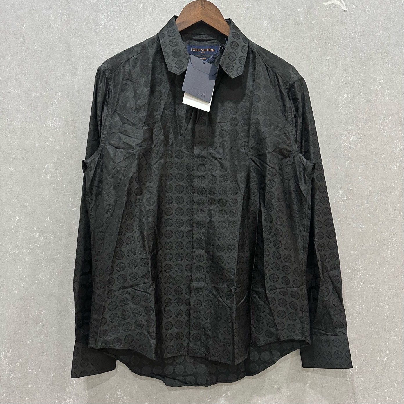 未使用 LouisVuitton/路易威登 黑色丝绸图案衬衫39码/004187