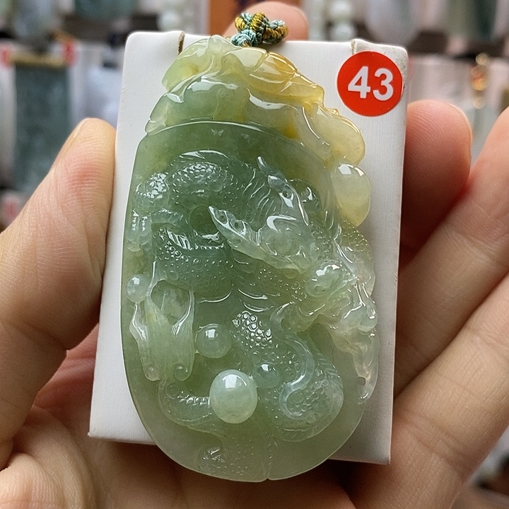 翡翠颈饰未镶嵌每天