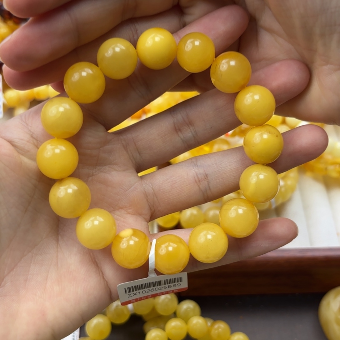 未镶嵌琥珀珠宝奇石