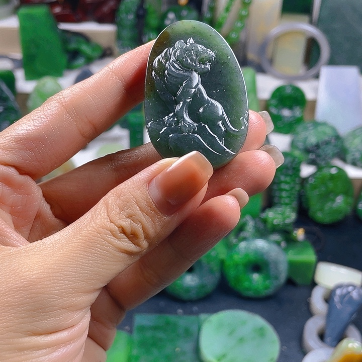 和田玉未镶嵌珠宝半成品