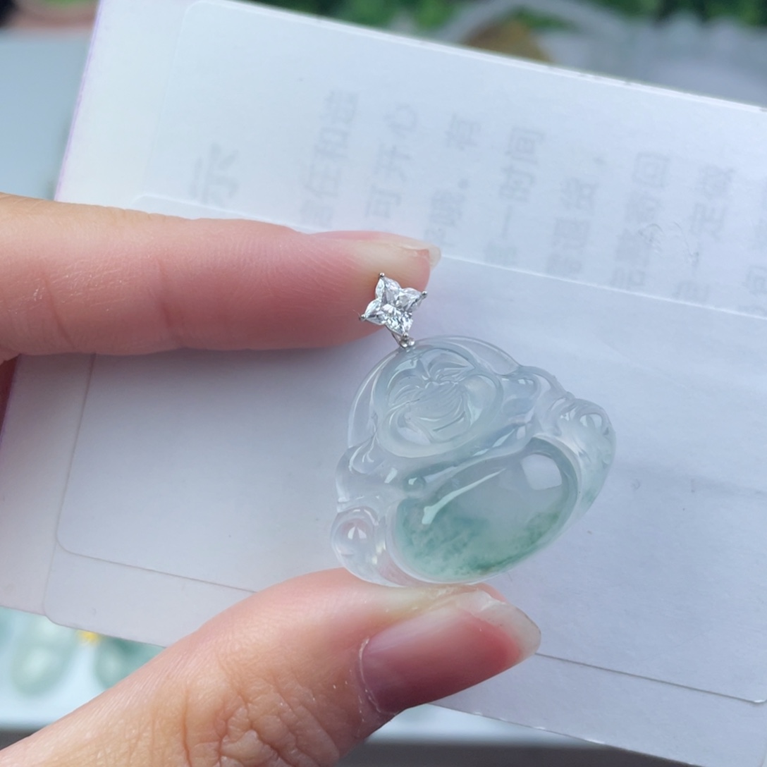 翡翠18K金镶嵌颈饰