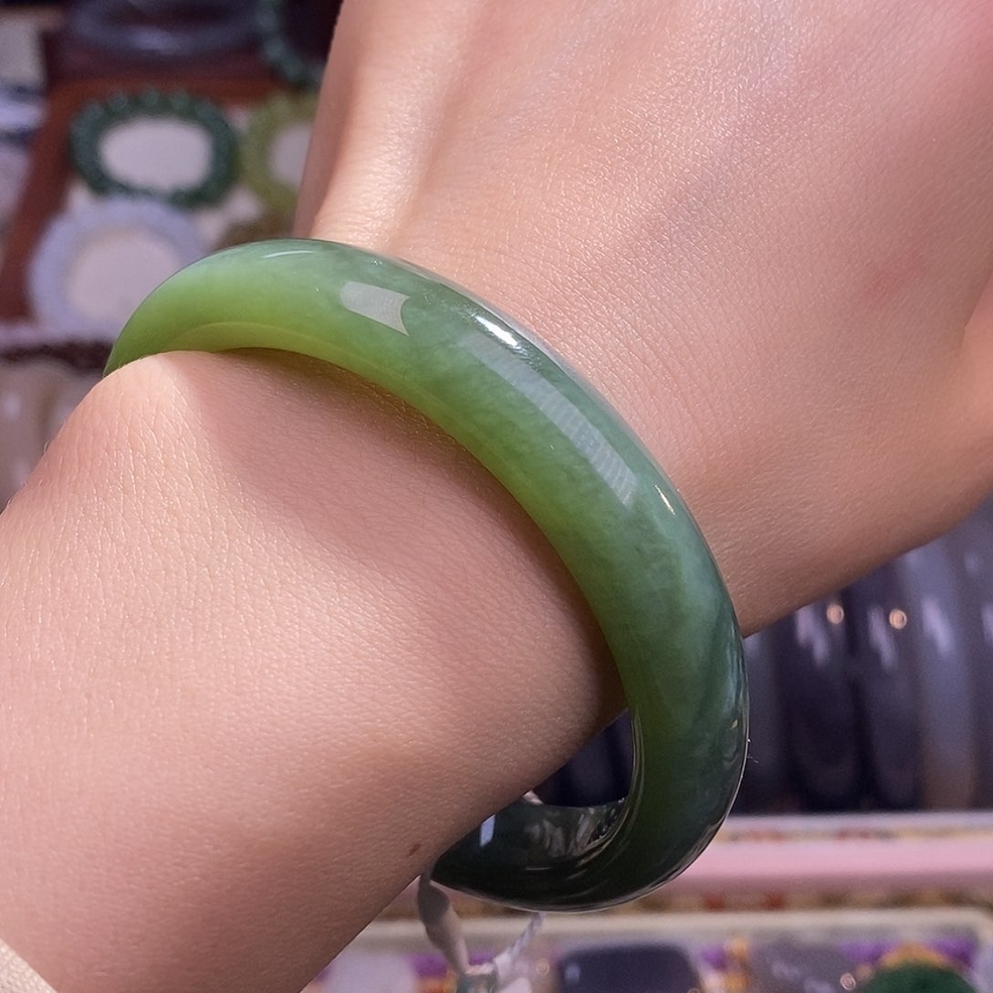 颈饰未镶嵌和田玉58.6碧玉猫眼手镯