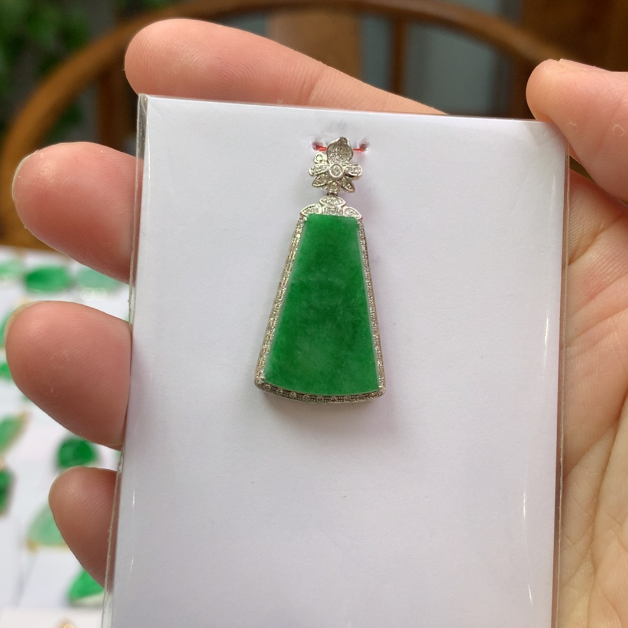 【闪购商品】翡翠颈饰18K金镶嵌翡翠首饰