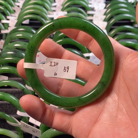 和田玉（碧玉）手镯未镶嵌