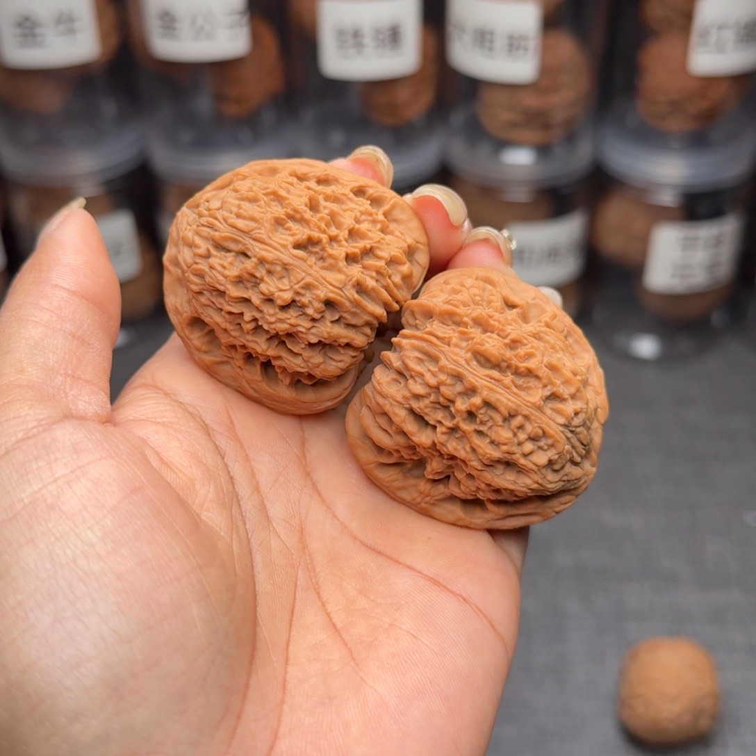 皮***丘把件文玩核桃凹底南疆