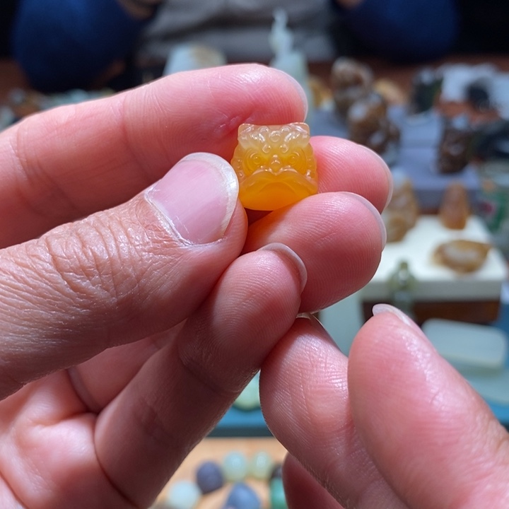J***a石英质玉未镶嵌颈饰