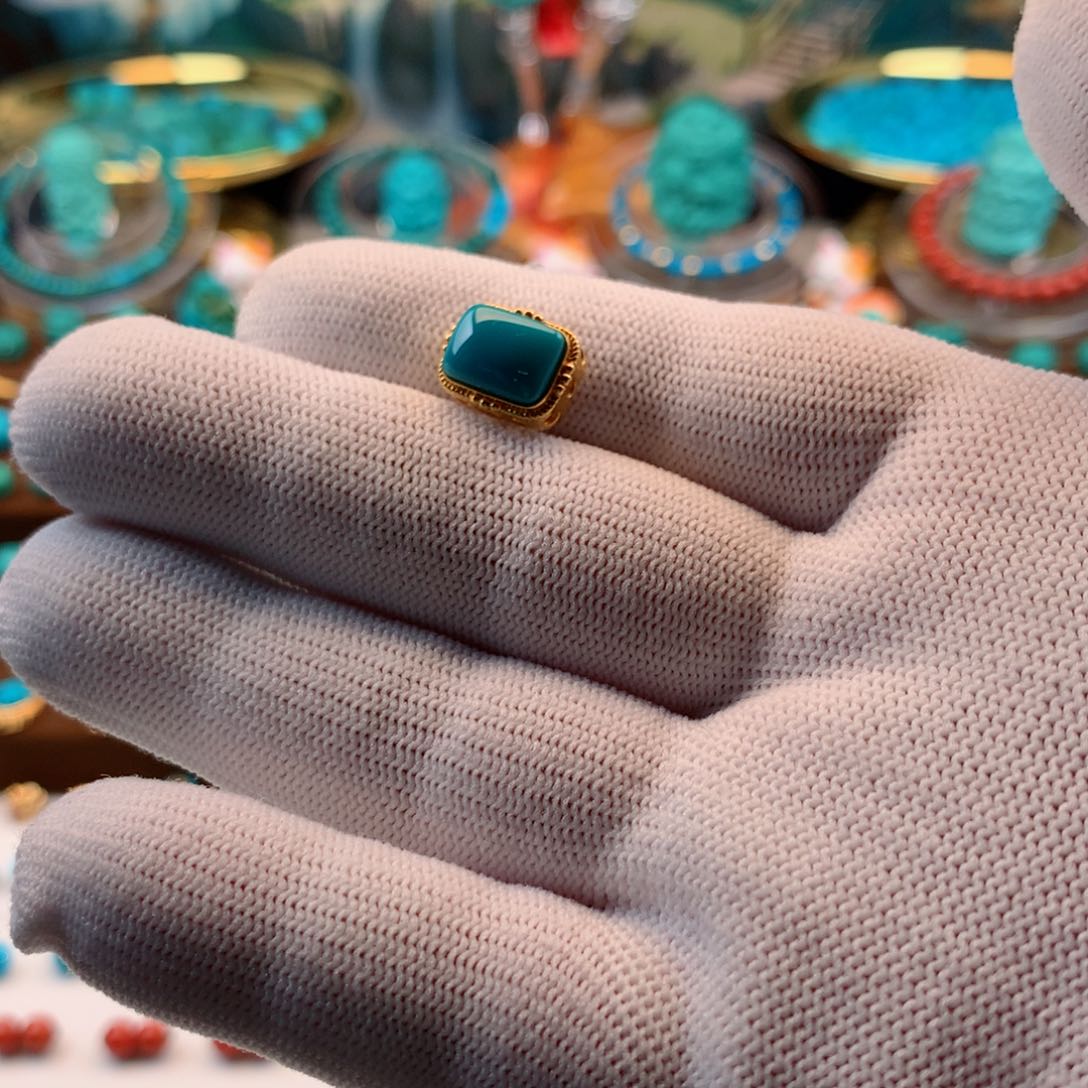 绿松石配饰18K金镶嵌