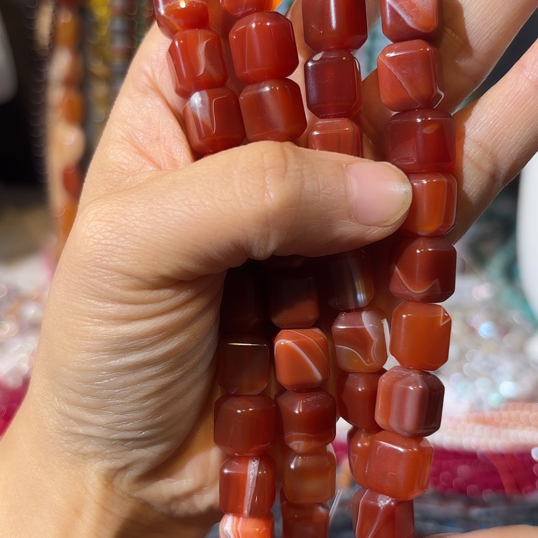 玛瑙/玉髓未镶嵌珠宝半成品红玛瑙卡10-12一条