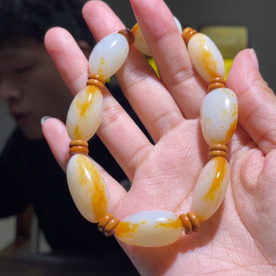 一***埃颈饰未镶嵌和田玉