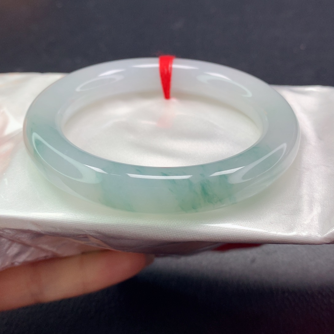 翡翠手镯未镶嵌（33号）圆条