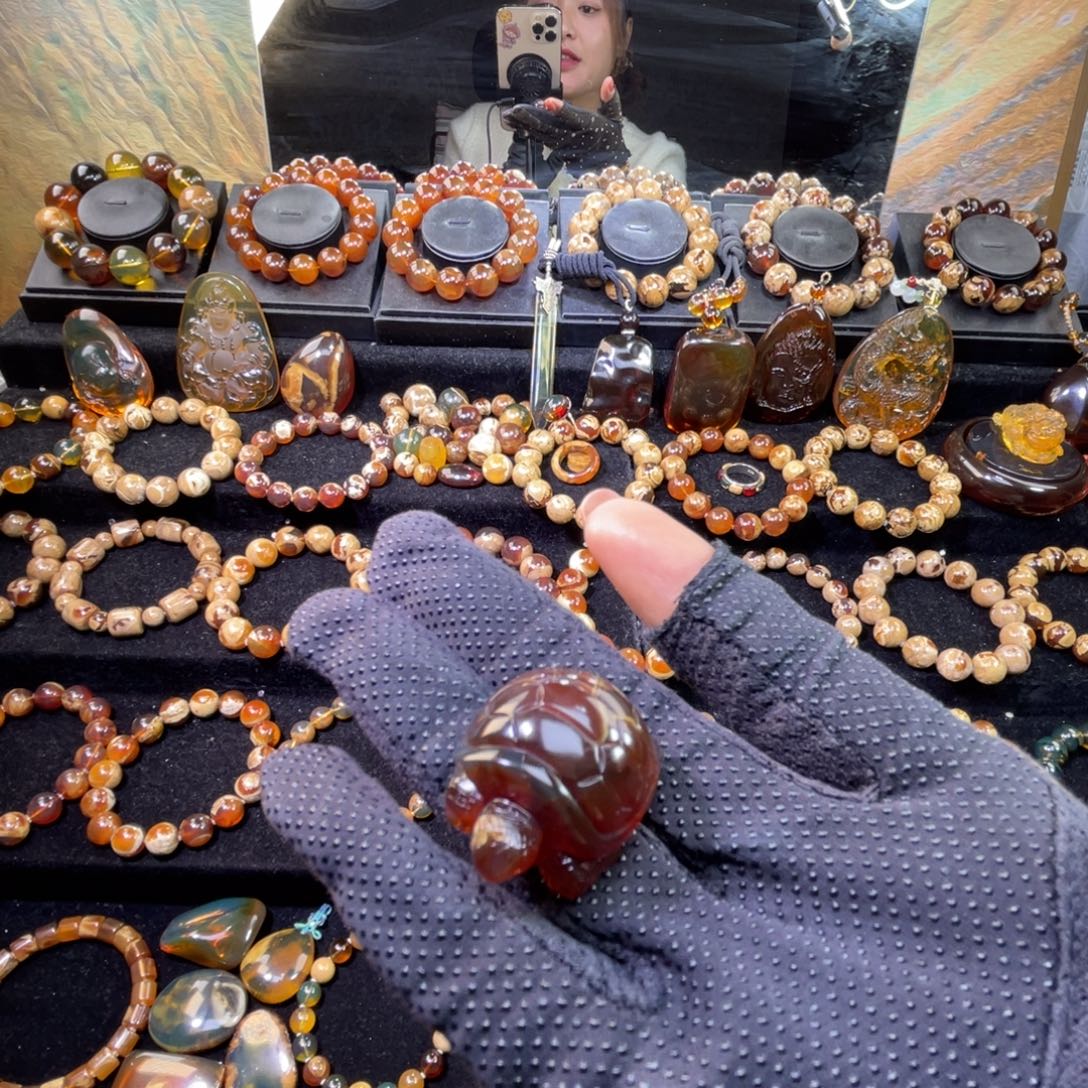 琥珀未镶嵌手串乌龟