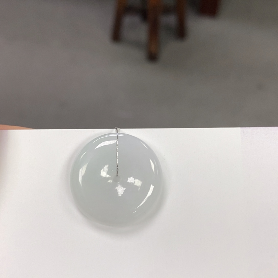 翡翠颈饰未镶嵌平安扣