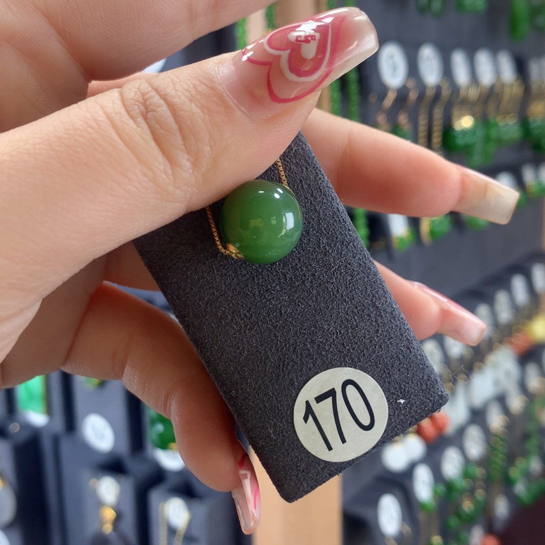 和田玉吊坠18K金镶嵌