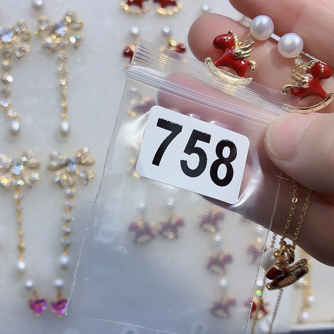 芋***圆淡水珍珠耳饰合金