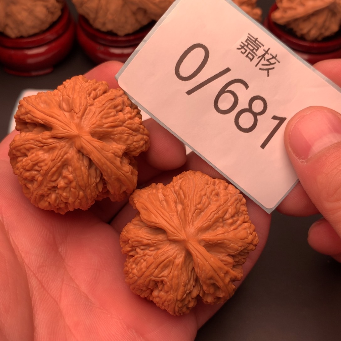 文玩核桃把件八筋聚顶粗筋42