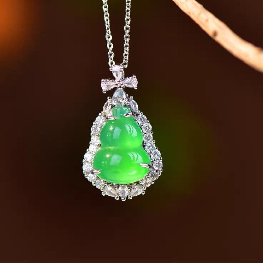 玛瑙玉石吊坠镶嵌绿玉髓葫芦项链女士气质玉坠新中式高级感锁骨链